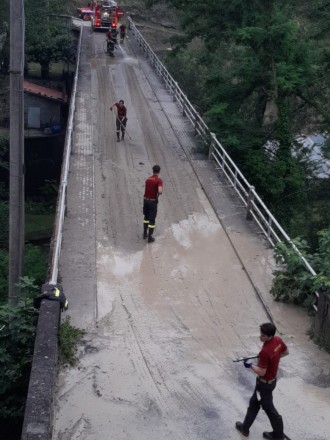 Ponte-della-Soglia_intervento-VVFVV_fango